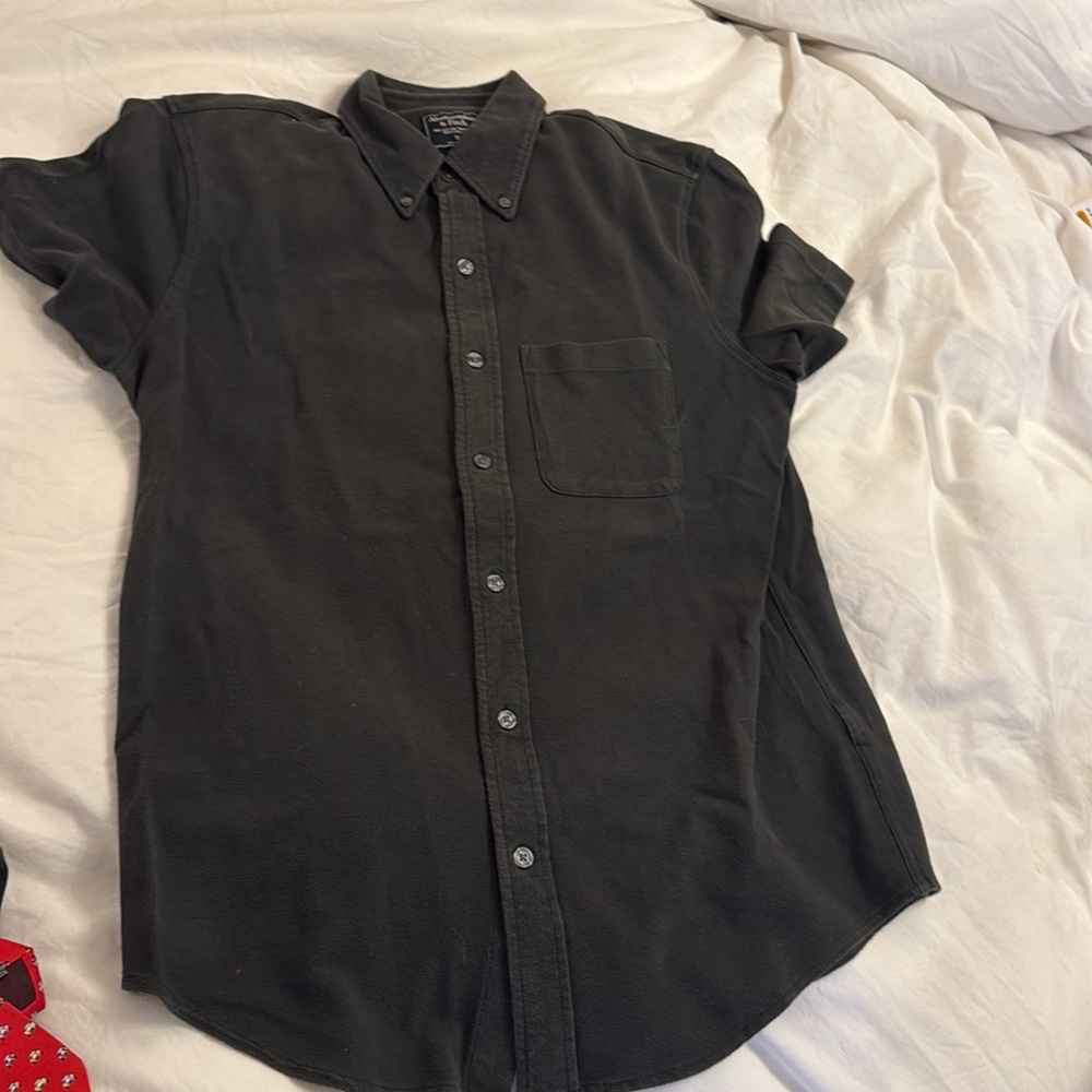 Abercrombie & Fitch short sleeve button up in slate grey navy